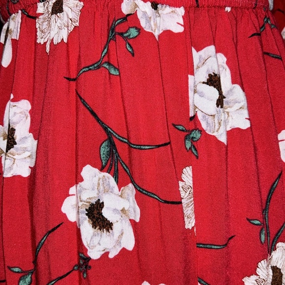 Magnolia Skye poppy storm on red Capri romper runched elastic bodice flowy pants - Picture 2 of 3